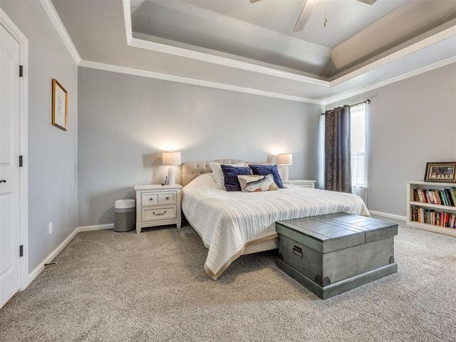 812 Lindsey Lane, Moore, OK 73160