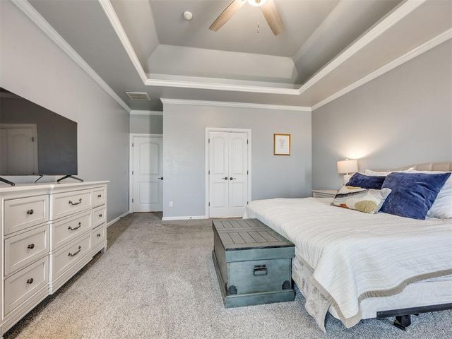812 Lindsey Lane, Moore, OK 73160