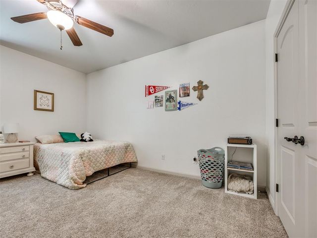 812 Lindsey Lane, Moore, OK 73160