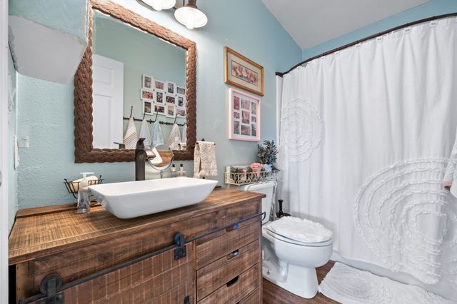 817 33rd Street SW, Bondurant, IA 50035