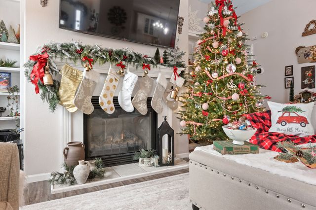 817 33rd Street SW, Bondurant, IA 50035