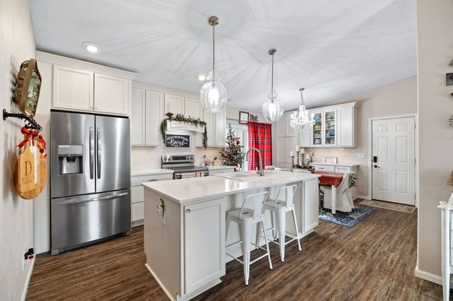 817 33rd Street SW, Bondurant, IA 50035