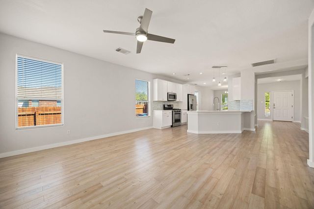 2001 Shaker TRL, Austin, TX 78754