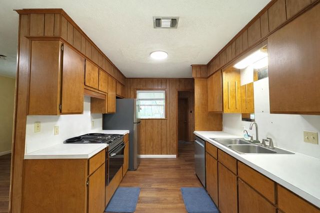 297 County Road 4479, Warren, TX 77664