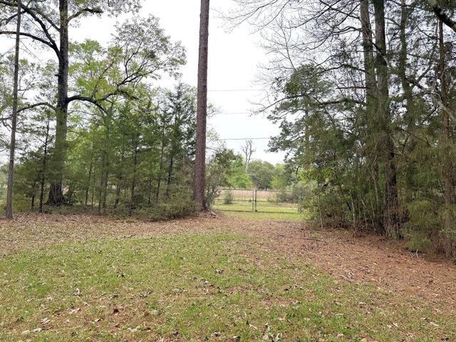 297 County Road 4479, Warren, TX 77664