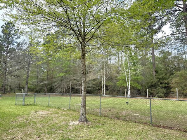 297 County Road 4479, Warren, TX 77664