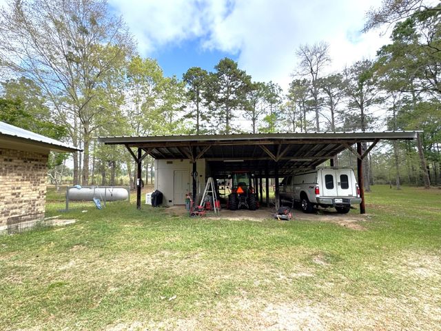 297 County Road 4479, Warren, TX 77664