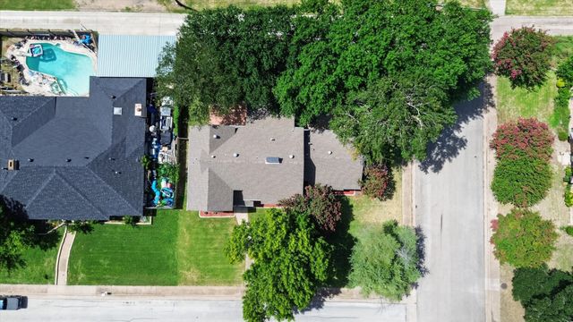344 Woodbrook Drive, Desoto, TX 75115