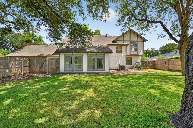 344 Woodbrook Drive, Desoto, TX 75115