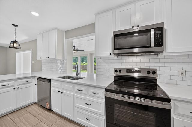344 Woodbrook Drive, Desoto, TX 75115