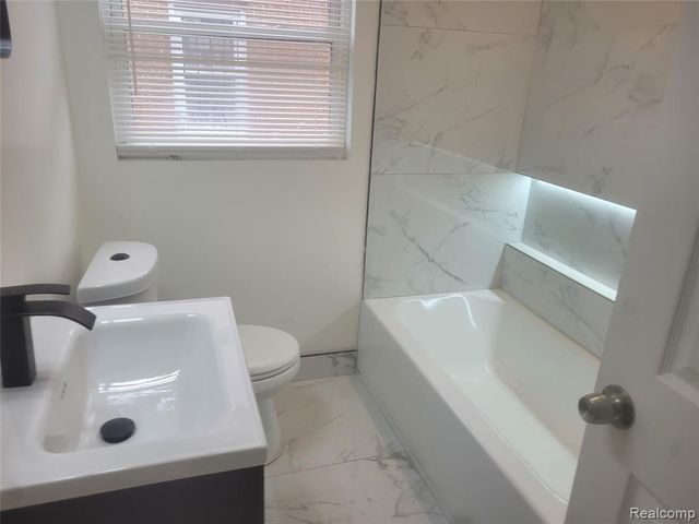 16866 Biltmore Street, Detroit, MI 48235