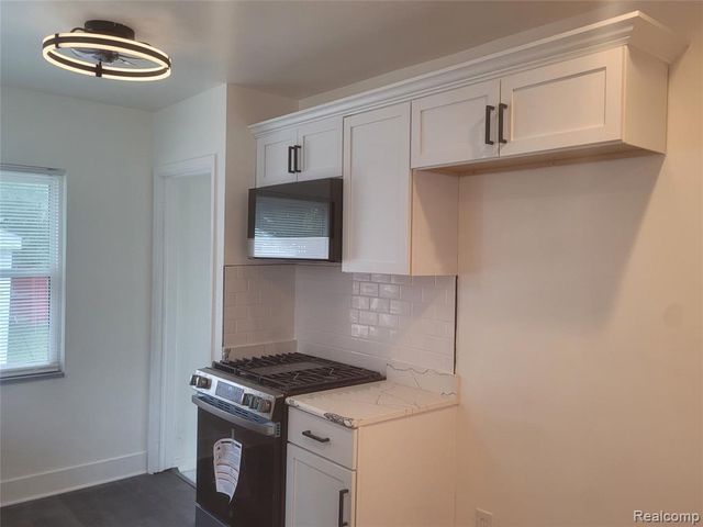 16866 Biltmore Street, Detroit, MI 48235