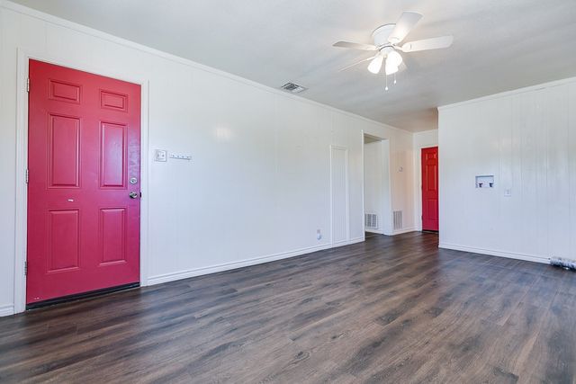 2113 S Hill Street, San Angelo, TX 76903