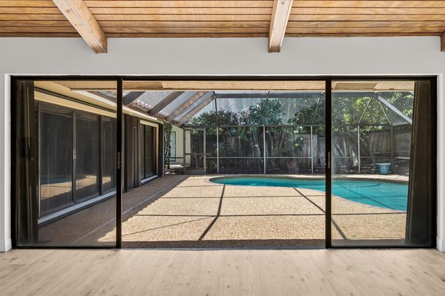 21143 N Escondido Way Way N, Boca Raton, FL 33433