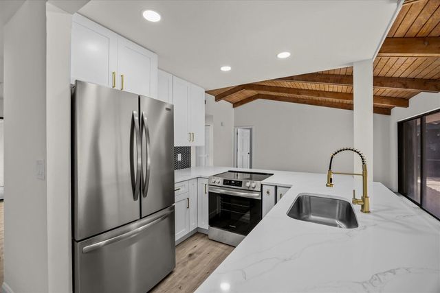 21143 N Escondido Way Way N, Boca Raton, FL 33433