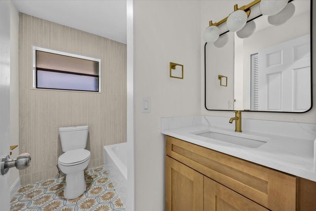 21143 N Escondido Way Way N, Boca Raton, FL 33433