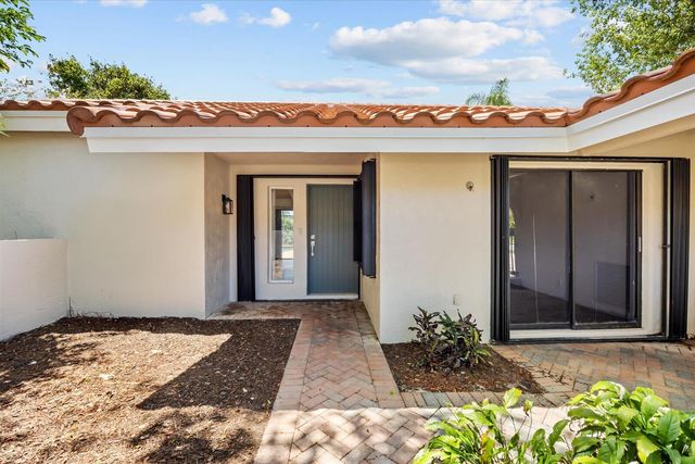 21143 N Escondido Way Way N, Boca Raton, FL 33433