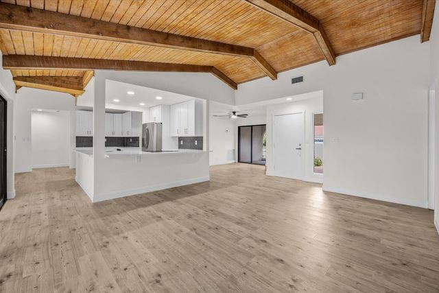 21143 N Escondido Way Way N, Boca Raton, FL 33433