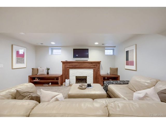 2322 Hudson St, Denver, CO 80207