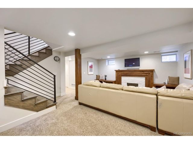 2322 Hudson St, Denver, CO 80207