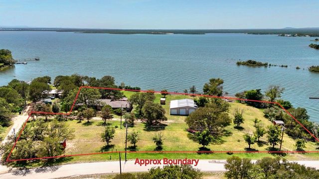 110 W Lakecrest DR, Bluffton, TX 78607