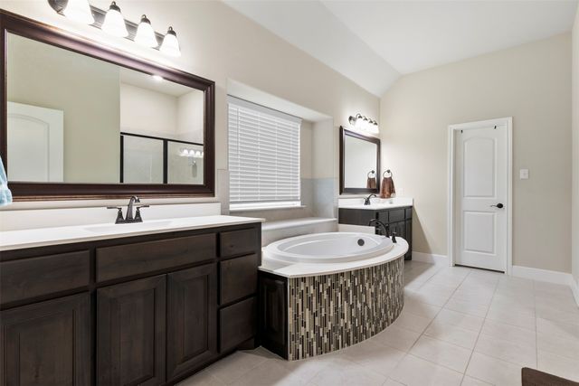 354 Wolf Creek Drive, Waxahachie, TX 75165
