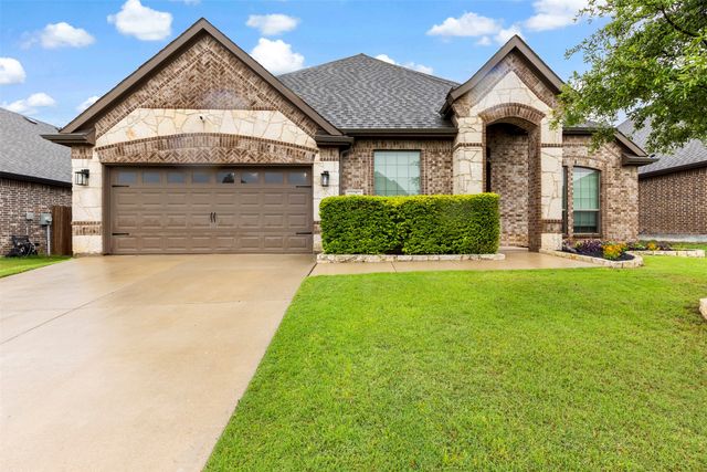 354 Wolf Creek Drive, Waxahachie, TX 75165