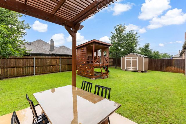 354 Wolf Creek Drive, Waxahachie, TX 75165