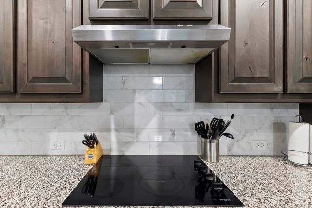 354 Wolf Creek Drive, Waxahachie, TX 75165