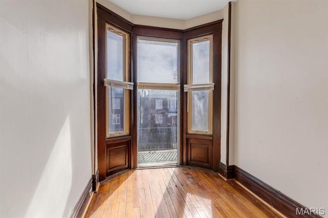 4523 Adelaide Avenue, St Louis, MO 63115