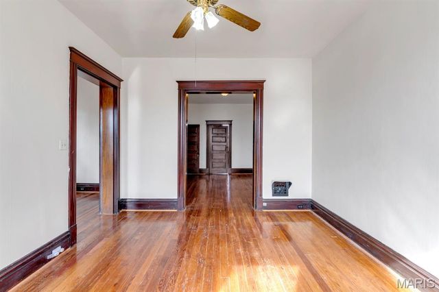 4523 Adelaide Avenue, St Louis, MO 63115