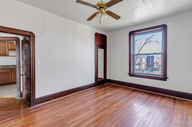 4523 Adelaide Avenue, St Louis, MO 63115