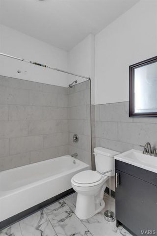 4523 Adelaide Avenue, St Louis, MO 63115