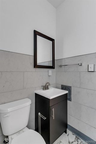 4523 Adelaide Avenue, St Louis, MO 63115