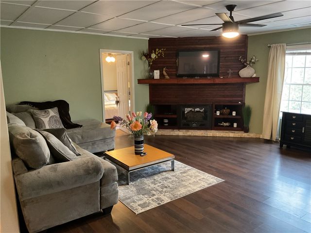 229 Cub Cove Drive, Walhalla, SC 29691