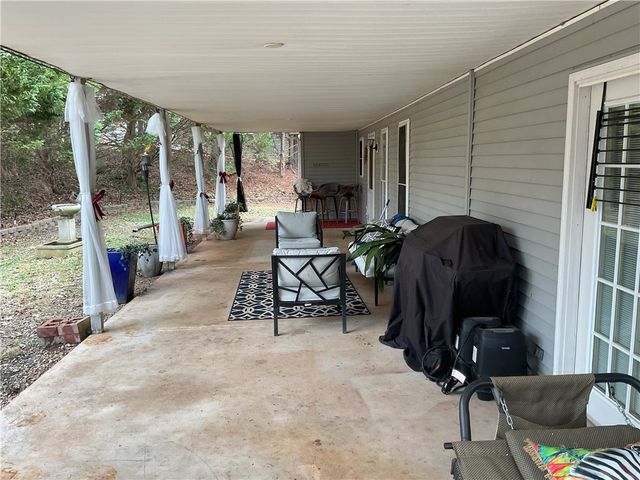 229 Cub Cove Drive, Walhalla, SC 29691