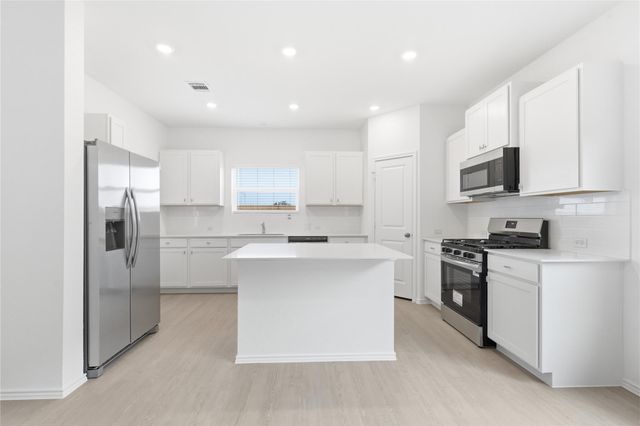 1404 Roaming Oak BND, Georgetown, TX 78628