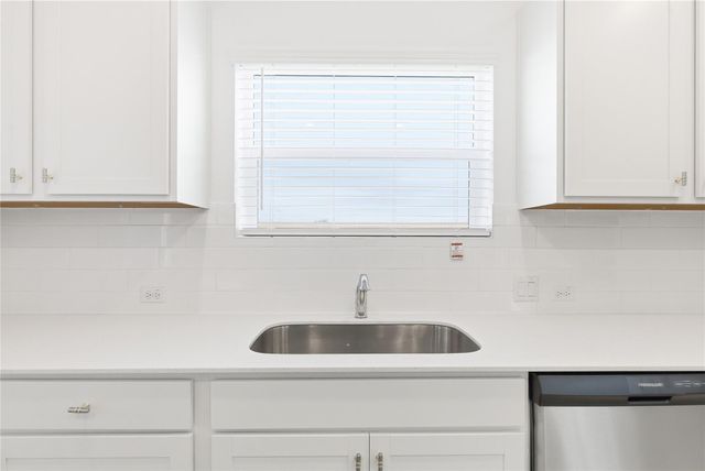 1404 Roaming Oak BND, Georgetown, TX 78628