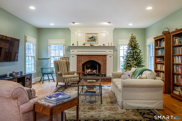 52 Steeple View Lane, Woodbury, CT 06798