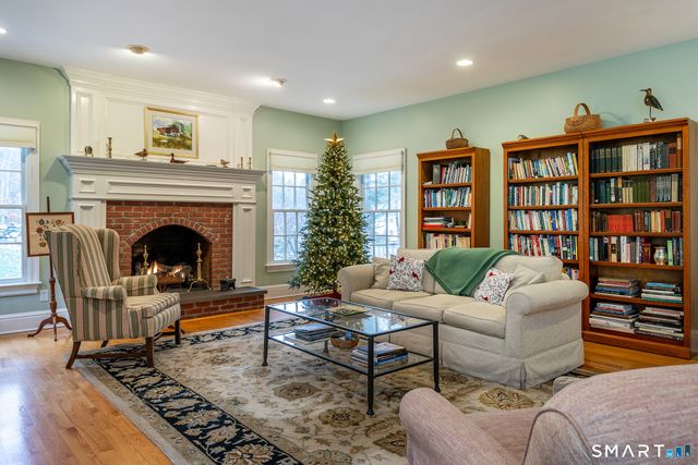 52 Steeple View Lane, Woodbury, CT 06798