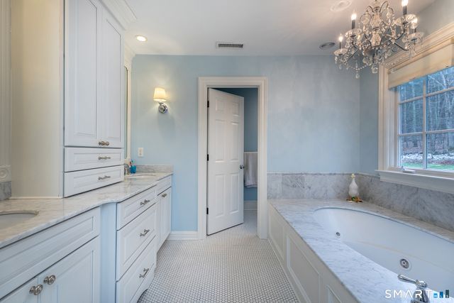 52 Steeple View Lane, Woodbury, CT 06798