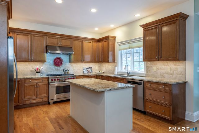 52 Steeple View Lane, Woodbury, CT 06798