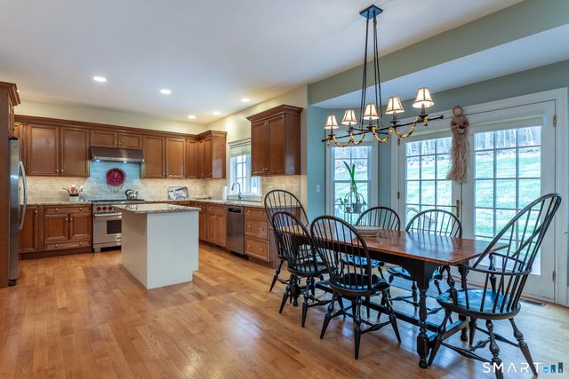 52 Steeple View Lane, Woodbury, CT 06798