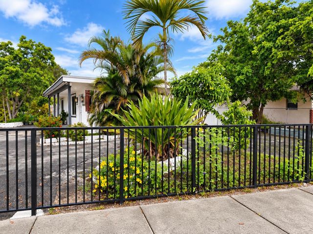 4401 SW 21st Street, Fort Lauderdale, FL 33317