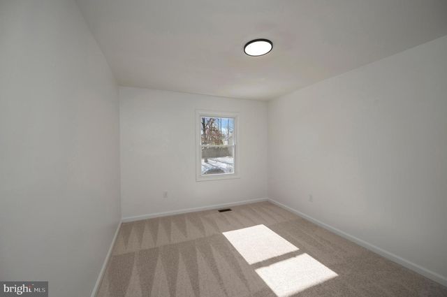 3517 WAVERLY DR, Fredericksburg, VA 22407