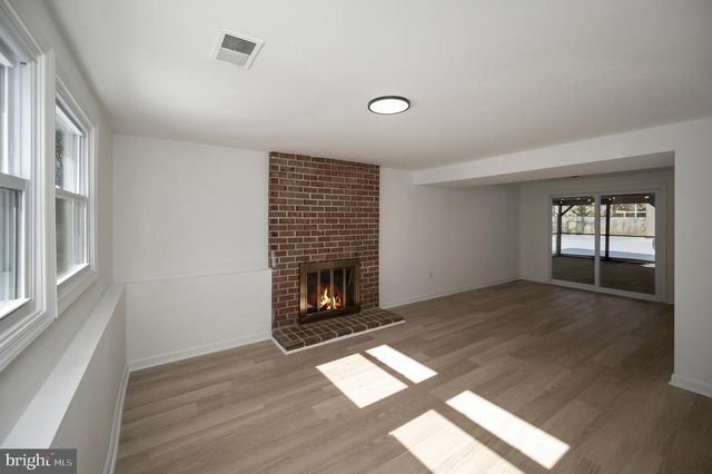 3517 WAVERLY DR, Fredericksburg, VA 22407