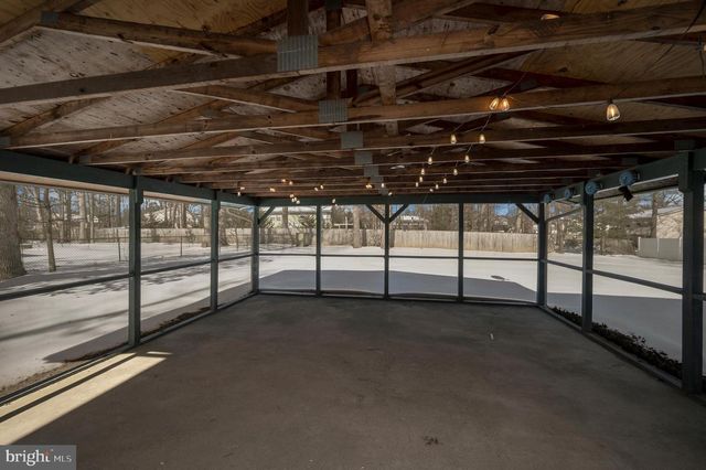 3517 WAVERLY DR, Fredericksburg, VA 22407