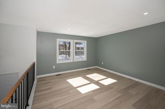 3517 WAVERLY DR, Fredericksburg, VA 22407