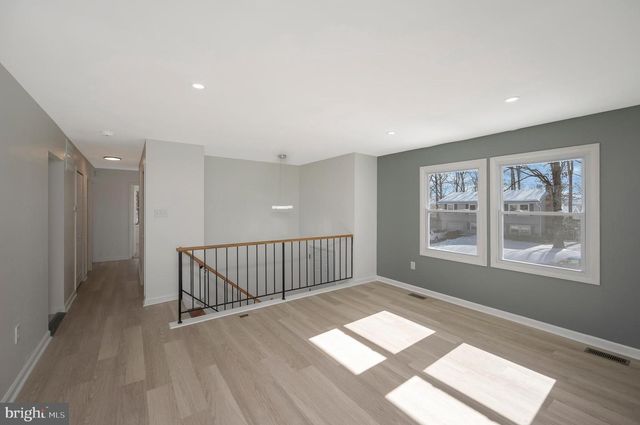 3517 WAVERLY DR, Fredericksburg, VA 22407