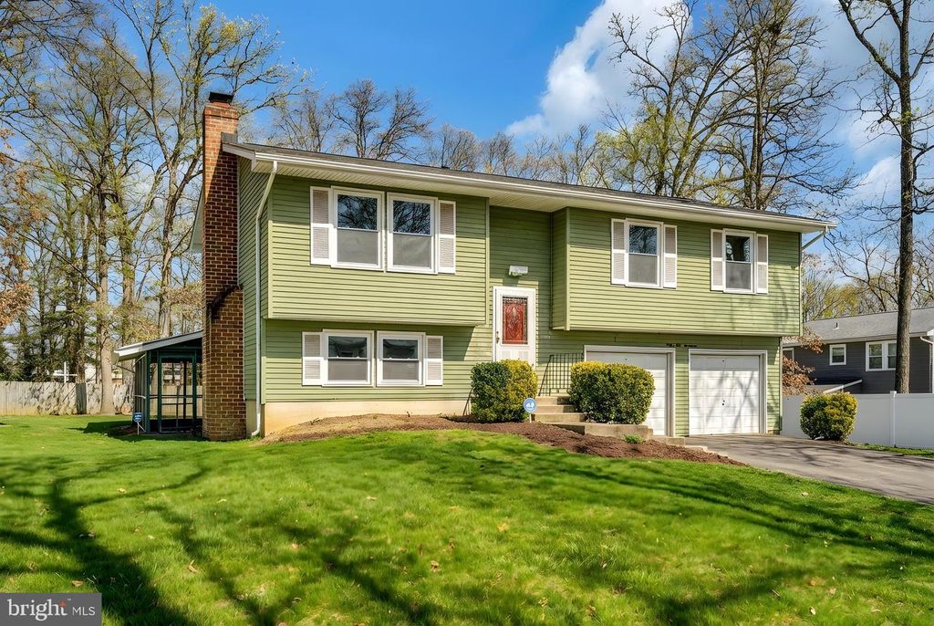 3517 WAVERLY DR, Fredericksburg, VA 22407